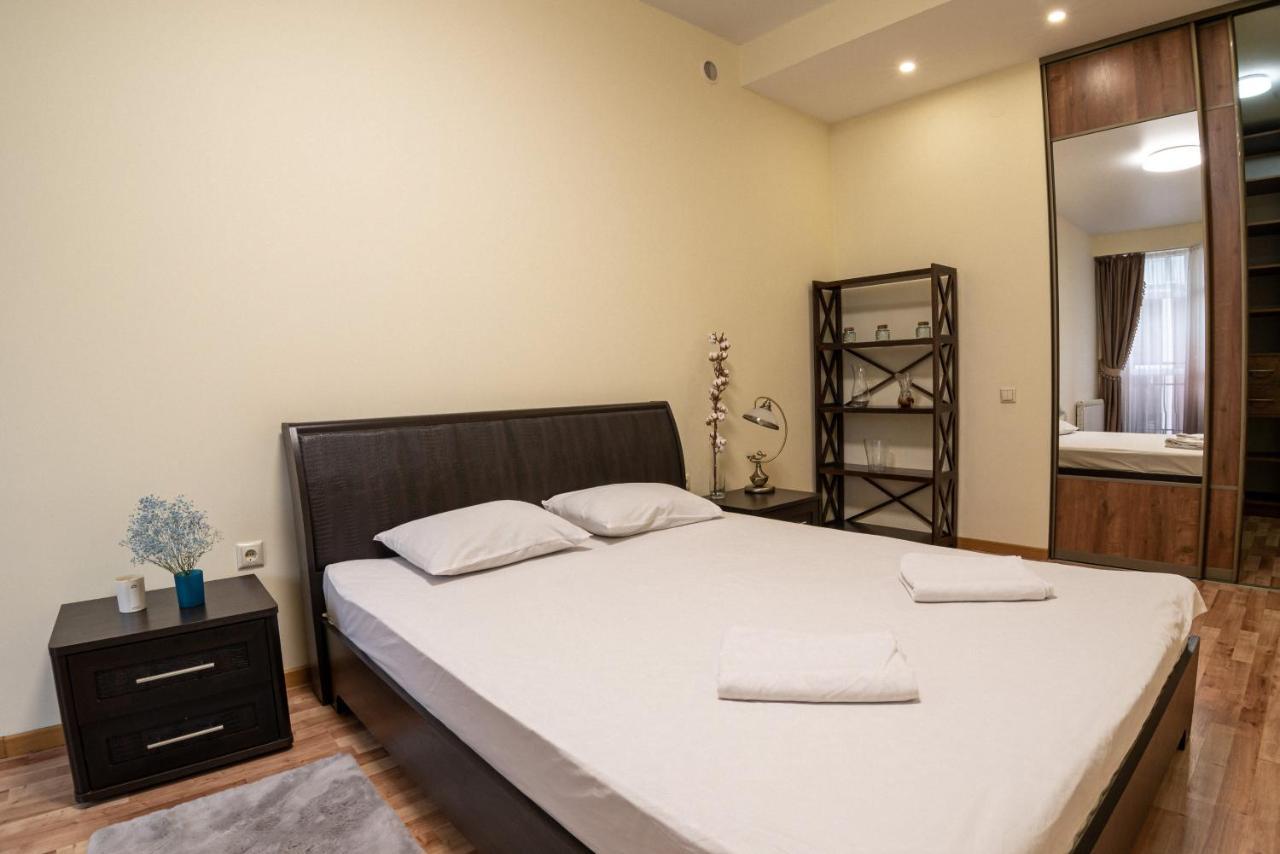 Comfort Apartment Lviv Eksteriør bilde