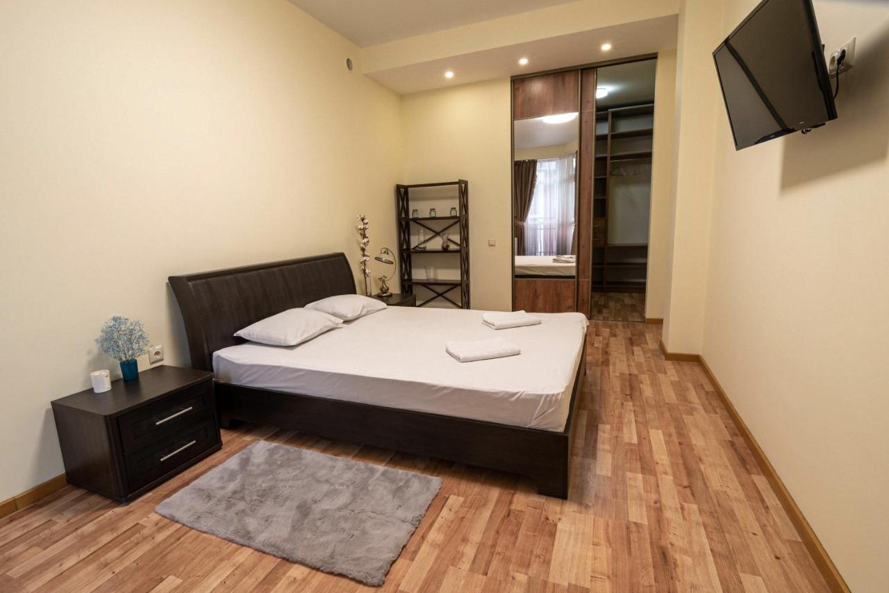 Comfort Apartment Lviv Eksteriør bilde