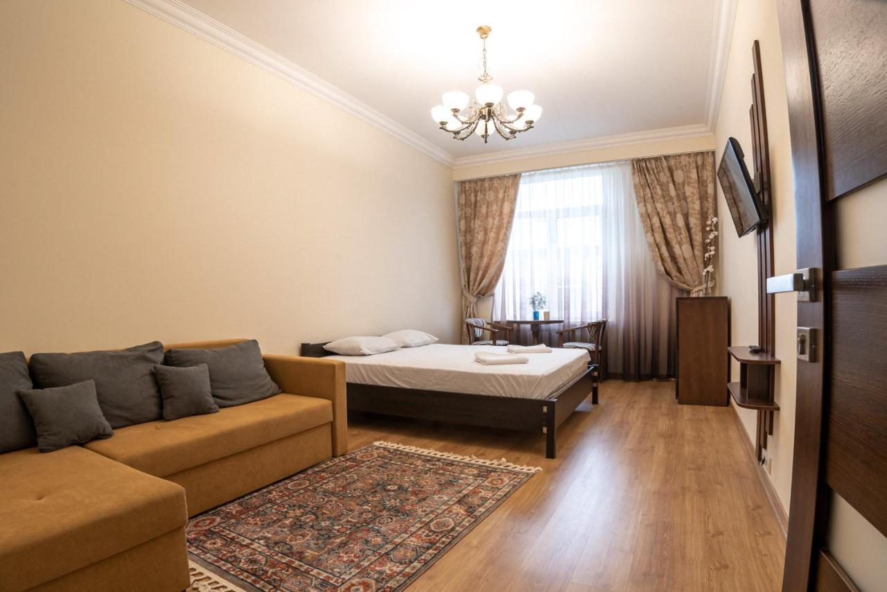 Comfort Apartment Lviv Eksteriør bilde