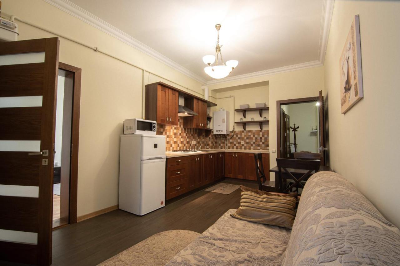 Comfort Apartment Lviv Eksteriør bilde