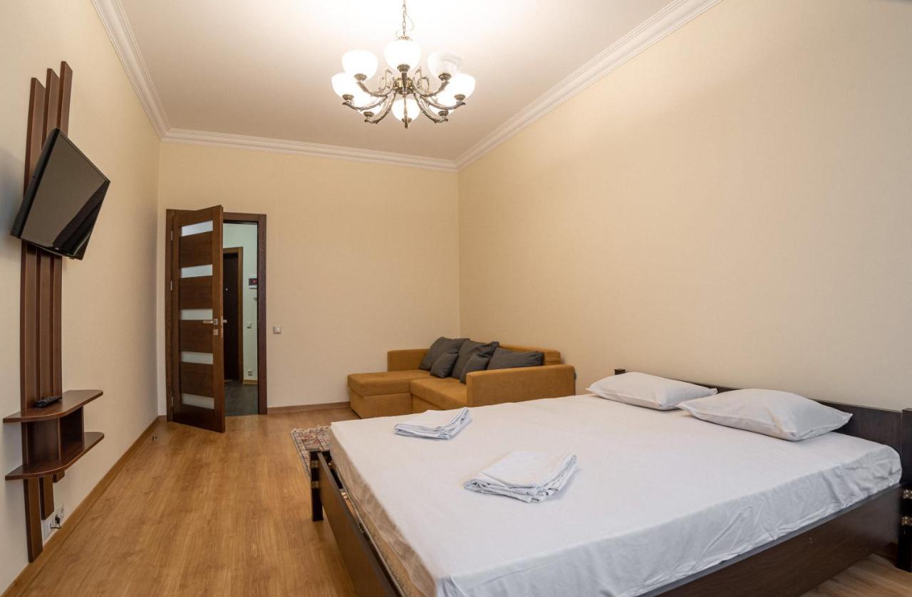 Comfort Apartment Lviv Eksteriør bilde