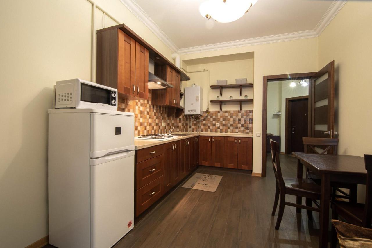 Comfort Apartment Lviv Eksteriør bilde