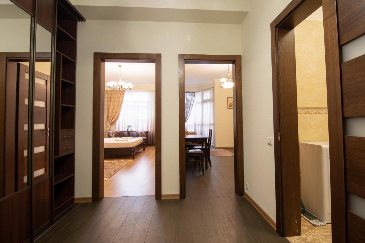 Comfort Apartment Lviv Eksteriør bilde