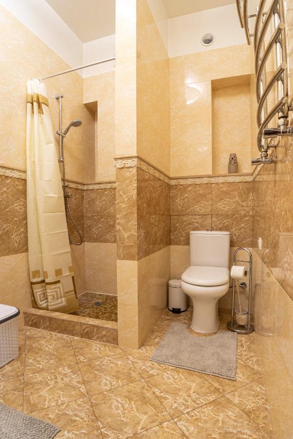 Comfort Apartment Lviv Eksteriør bilde