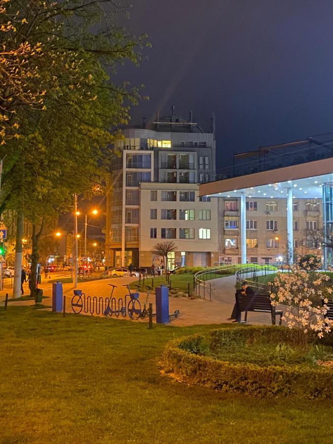 Comfort Apartment Lviv Eksteriør bilde